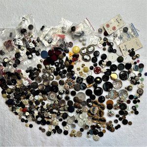 Vintage Buttons Large Lot of Vintage Buttons Over 1 Lb. Grandma's Buttons